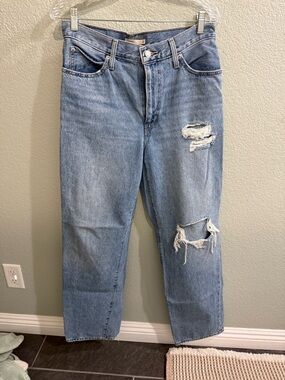 Levi’s ‘94 baggy Light Wash Distressed Jeans